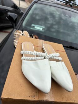 Women’s flats