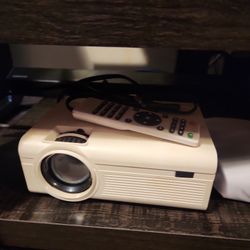 TV PROJECTOR WITH SCREEN 