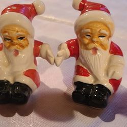 Vintage Santa Salt & Pepper ShakerSet
