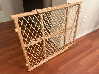 Position & Lock Adjustable Wood Pet Safety Gate