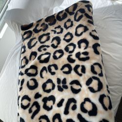 62x86inch leopard blanket