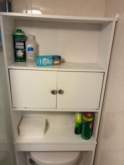 Bathroom shelf