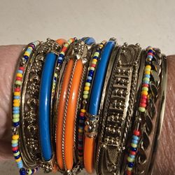 Very Pretty Set Of 18 Bangle Bracelets, Never Worn