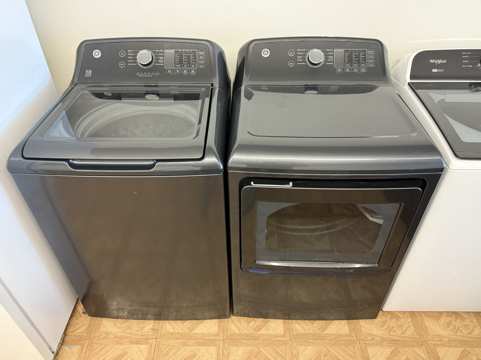 LIKE NEW GE PROFILE WASHER AND DRYER SET.