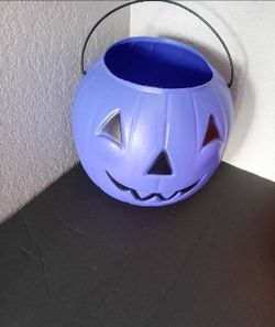 Brand new 🎃 Halloween 👻 Purple pumpkin candy bucket