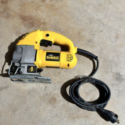 Dewalt 5.5 Amp Corded Variable Speed Jig Saw