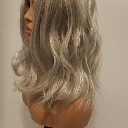 Short Blonde Wavy Wig