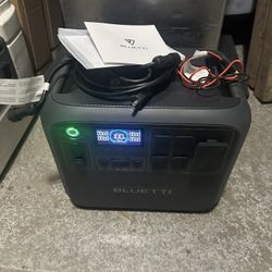 BLUETTI AC200L Solar Generator Power Bank