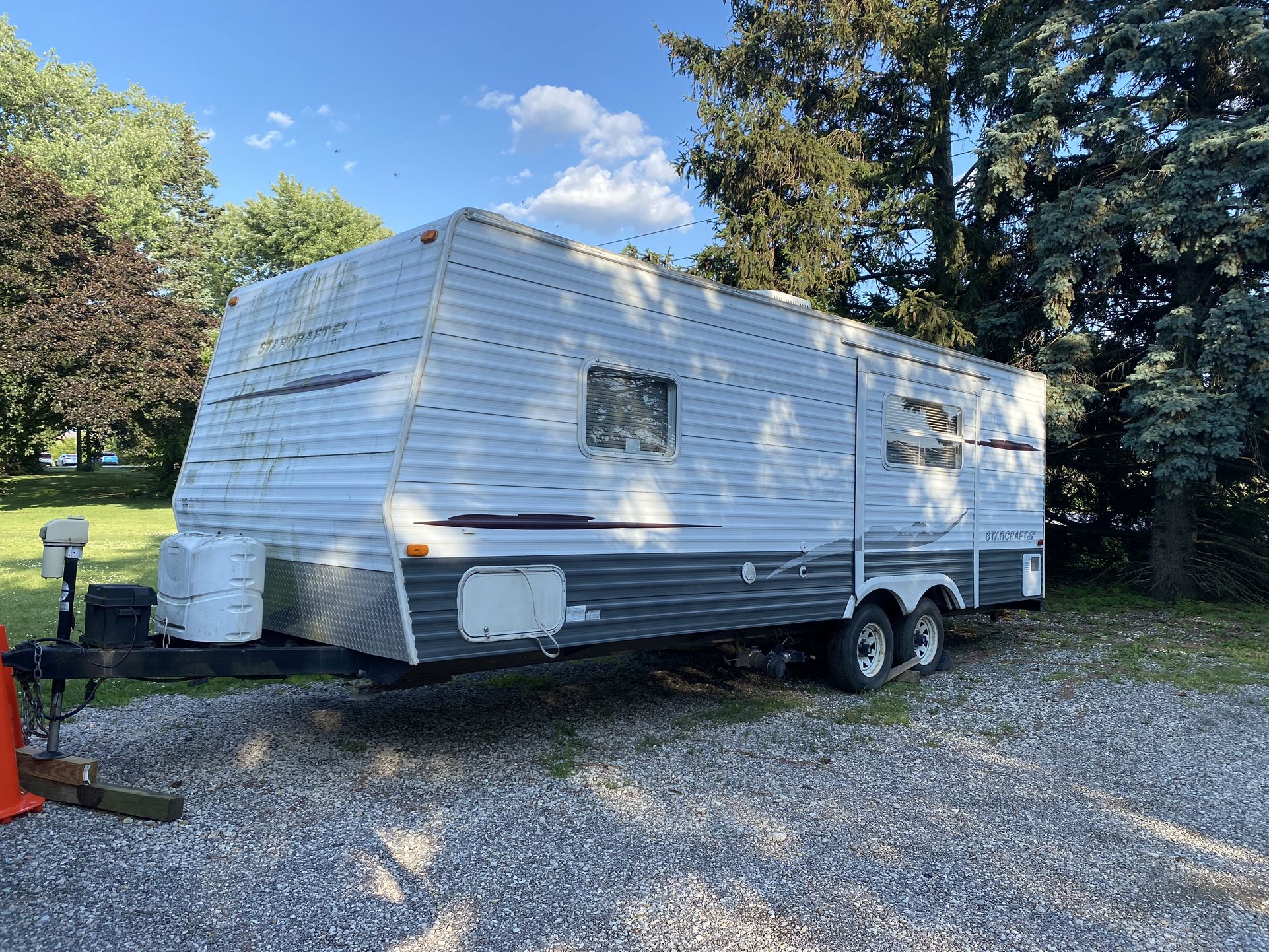 24 Ft Camper W/ Slide Out - Handyman Special