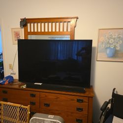Used Sony 55" 3DTV & Sony Soundbar. Older TV But In Excellent Condition