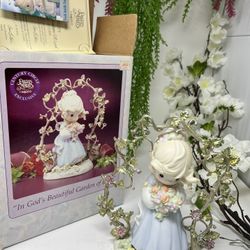 P5 – Precious Moments “In God’s Beautiful Garden Of Love” 