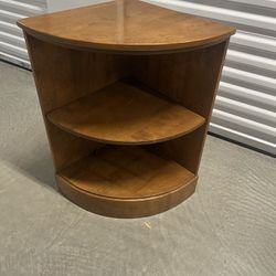 VINTAGE ETHAN ALLEN CUSTOM ROOM PLAN CRP MAPLE ROUND CORNER BOOKCASE local pickup Used in good condition with normal signs of usage. There are lite sc