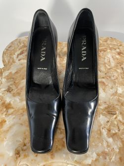 Prada Black Leather Pumps – Made in Italy – Size 38 – New Condition