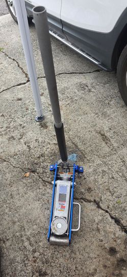 Pittsburgh 1.5 ton aluminum jack, Harbor Freight.