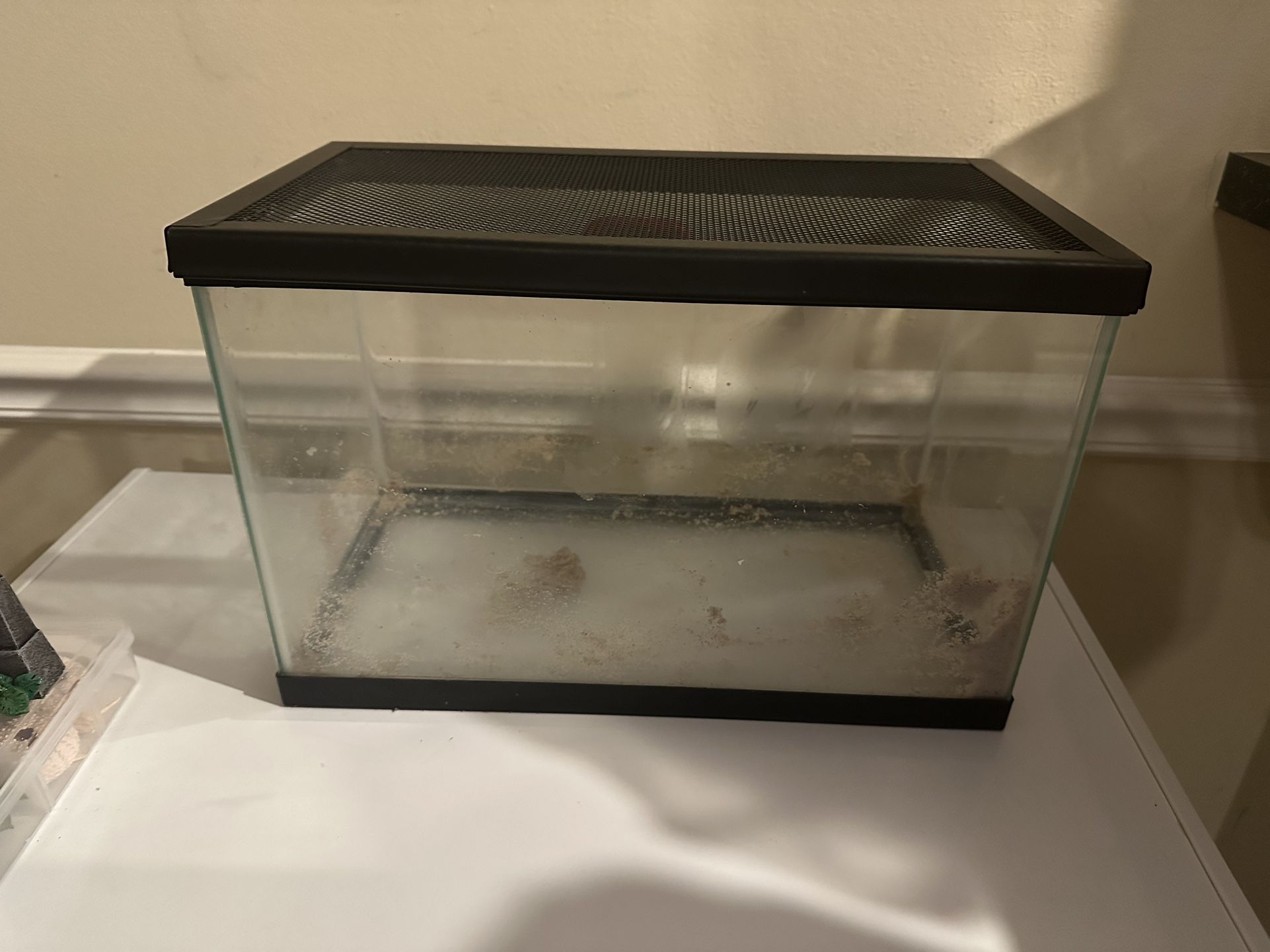 10 Gallon Tank And Lid