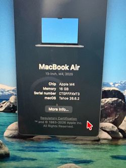 2025 MacBook Air m4 like new
