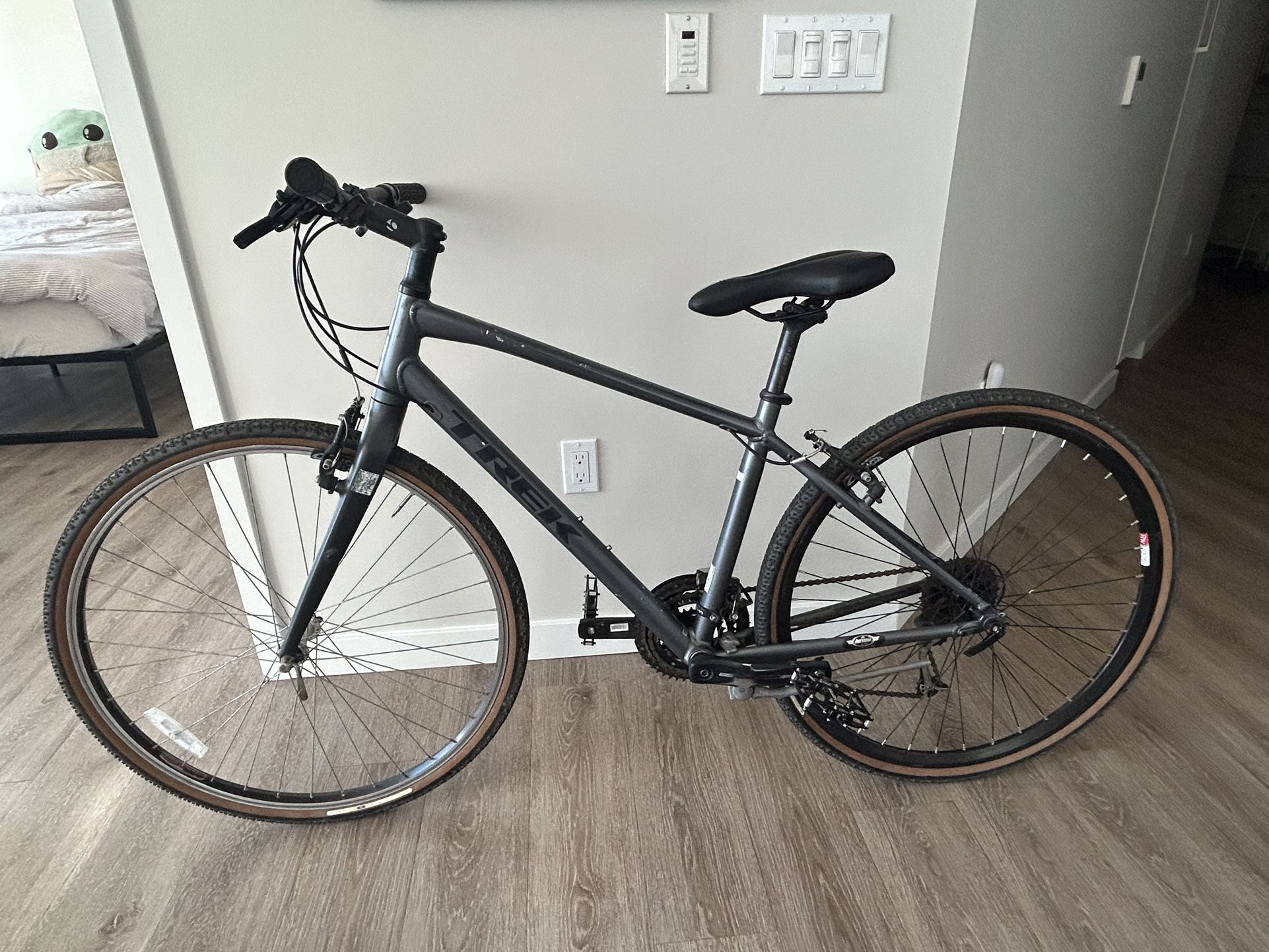 Trek FX 3 Hybrid Bike (Medium)