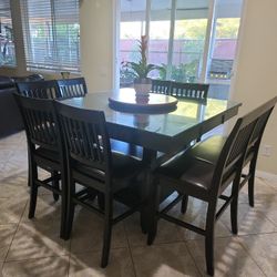 8 Seaters Or Can Be 9 Seaters mahogany Dining Table 