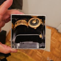 New Versus Watch By Versace Wit bracelet