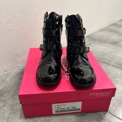 Shoedazzle Booties 