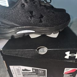 Under Armour Shoes Like New 9