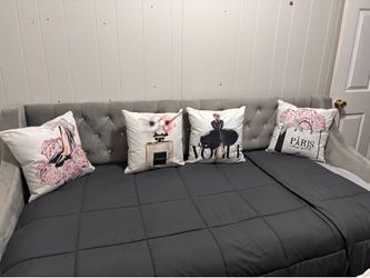 Daybed/trundle good condition used