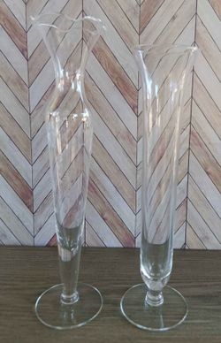 Set Of 2 Vintage Bud Vases ✨$10 For BOTH✨