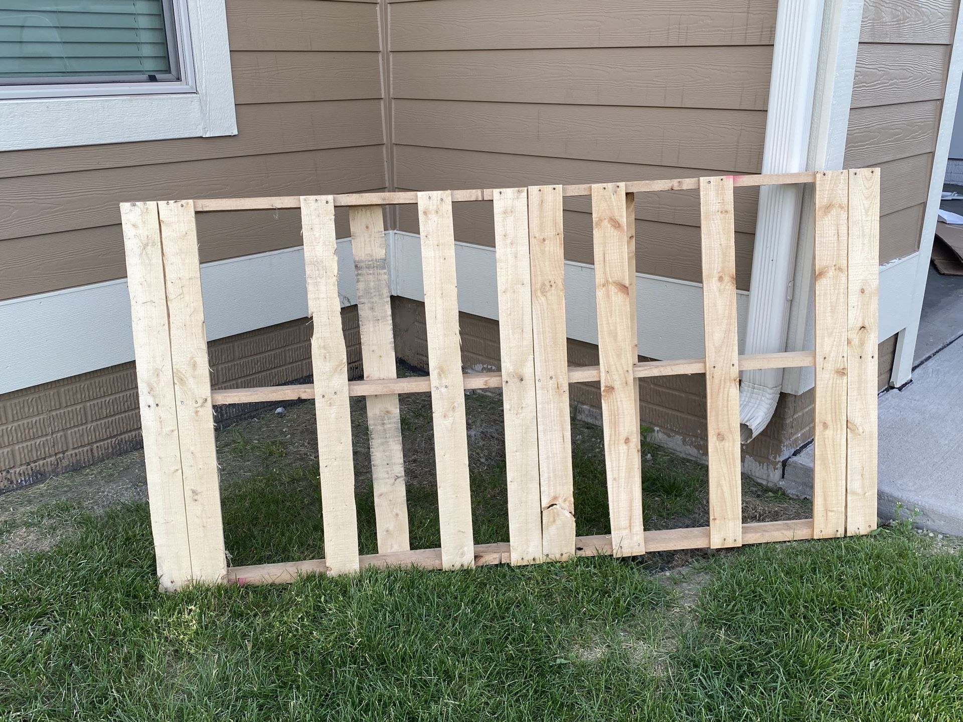 Free Wood Pallet