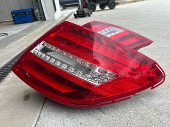 Mercedes tail lights