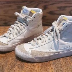 Nike - Blazer '77 - Mid LX Sneaker - Triple White - Women's: Size 6 - Item# CZ4627-100