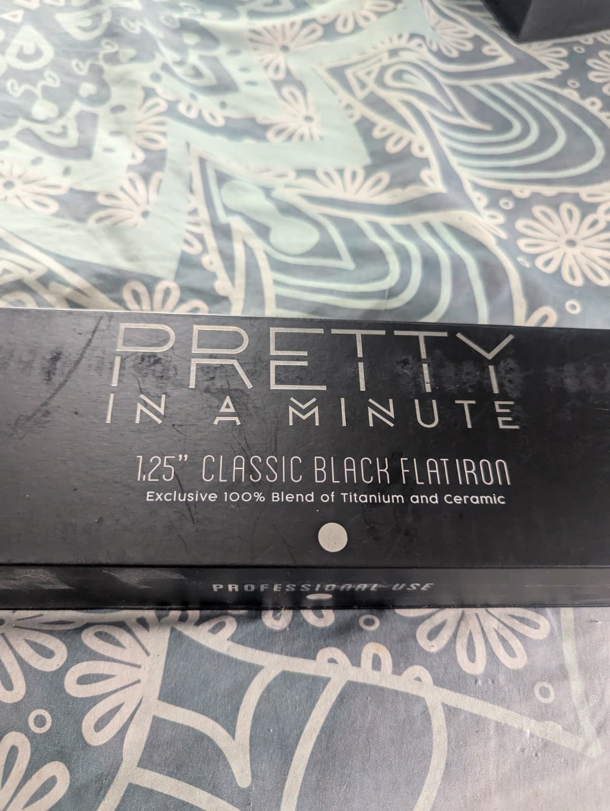 1.2 Classic Black Flat Iron