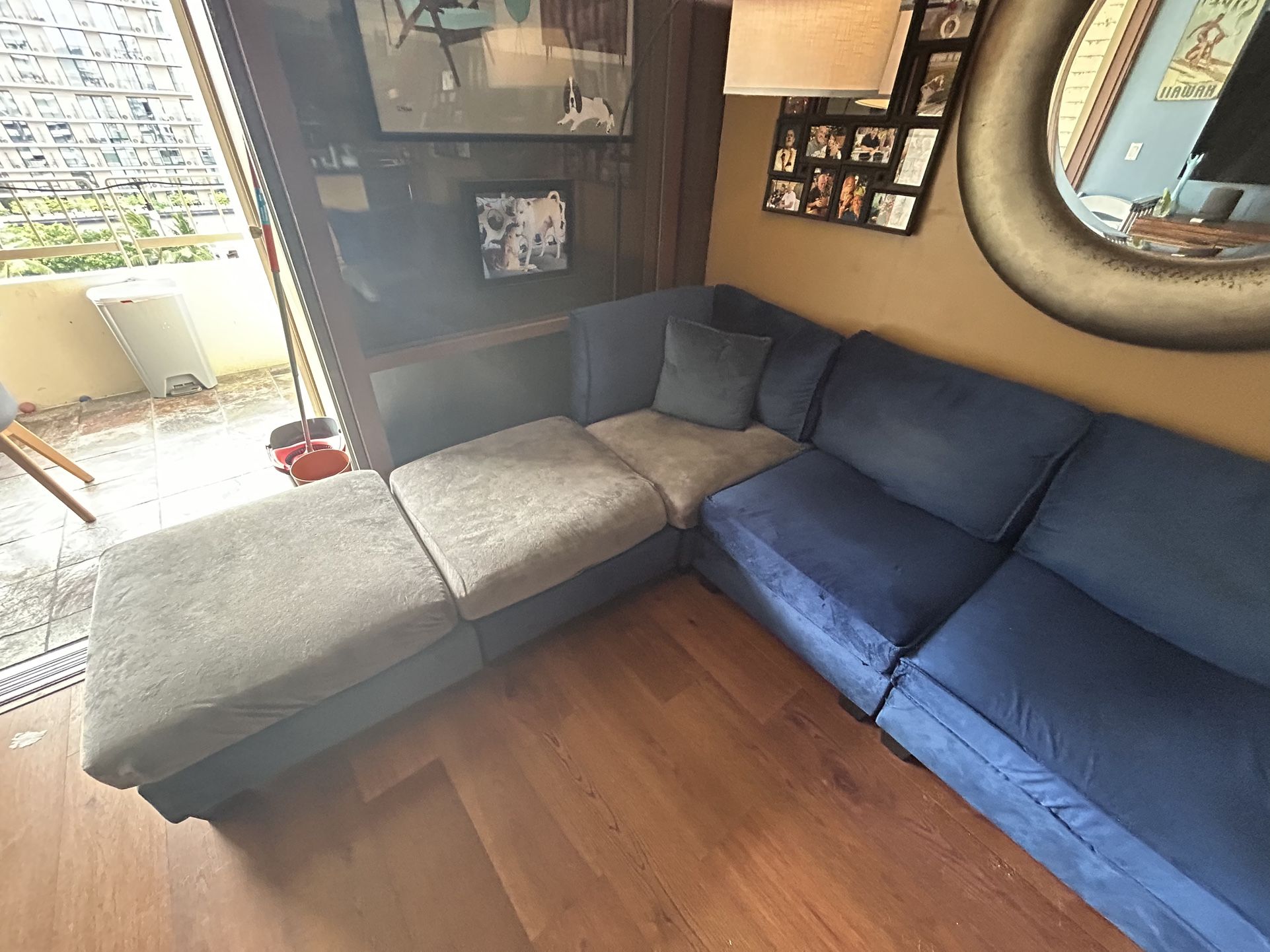 Modular sectional couch for Sale