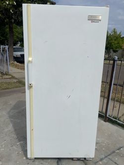 Delivery av 32 by 70 inches freezer Conjeladora  entrega Disponible  32 Por 70 Pulgadas