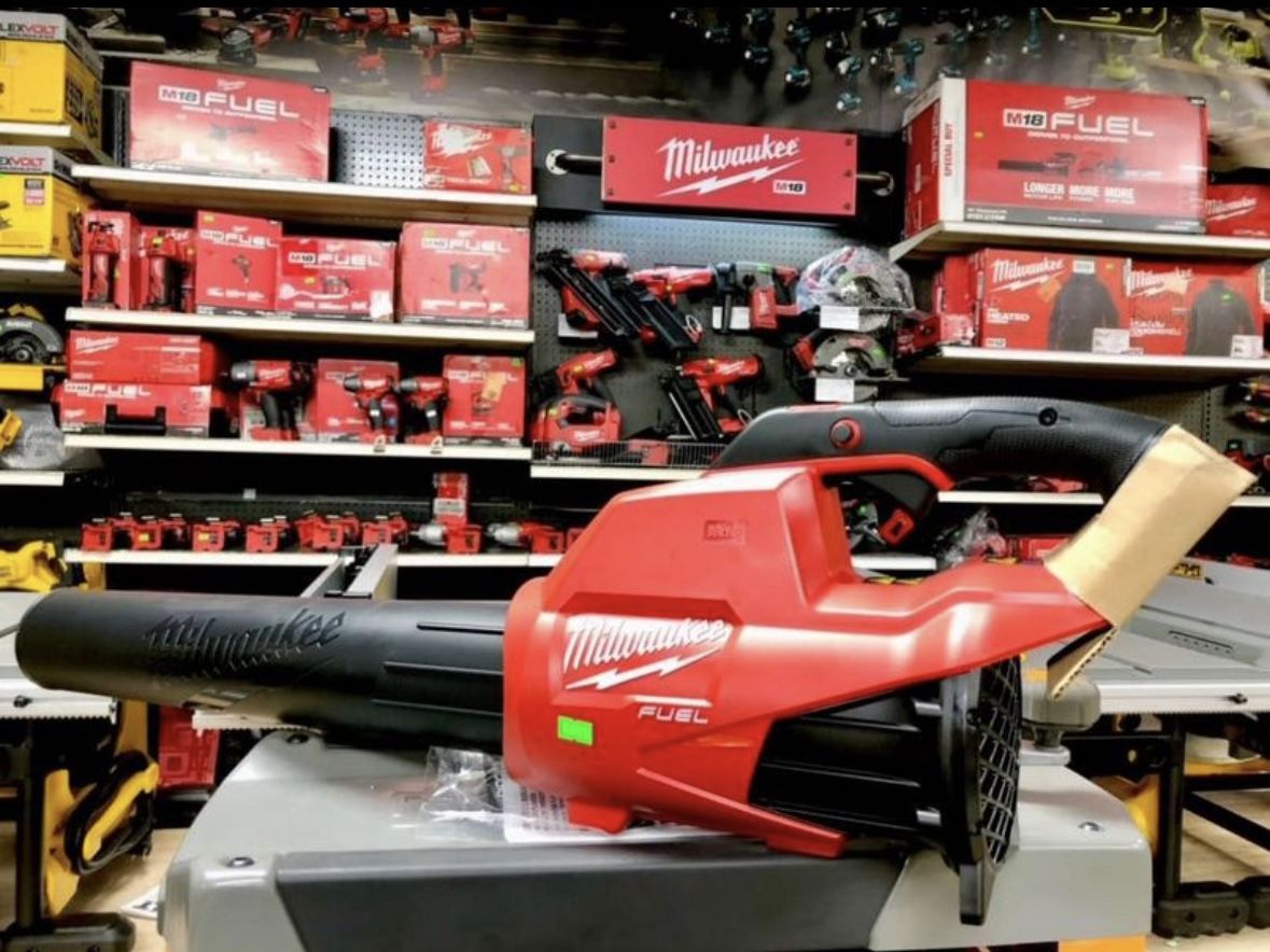 Milwaukee M18 Cordless Blower (Tool Only)