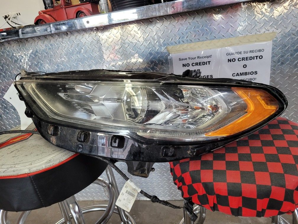 2017 - 20 - FORD FUSION- LEFT- HEADLIGHT