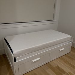 White Daybed With Storage