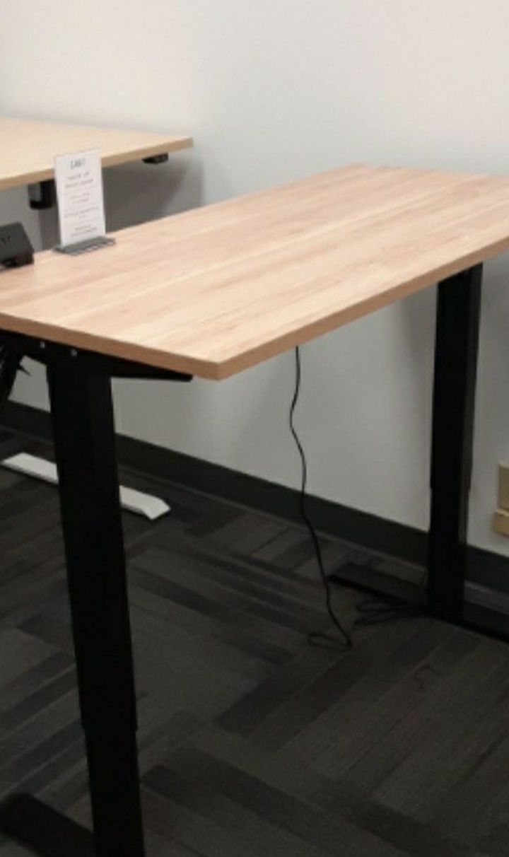 Aspen Electronic Sit-Stand Desk