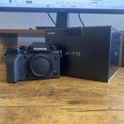 Fujifilm XT5 ( Body Only )