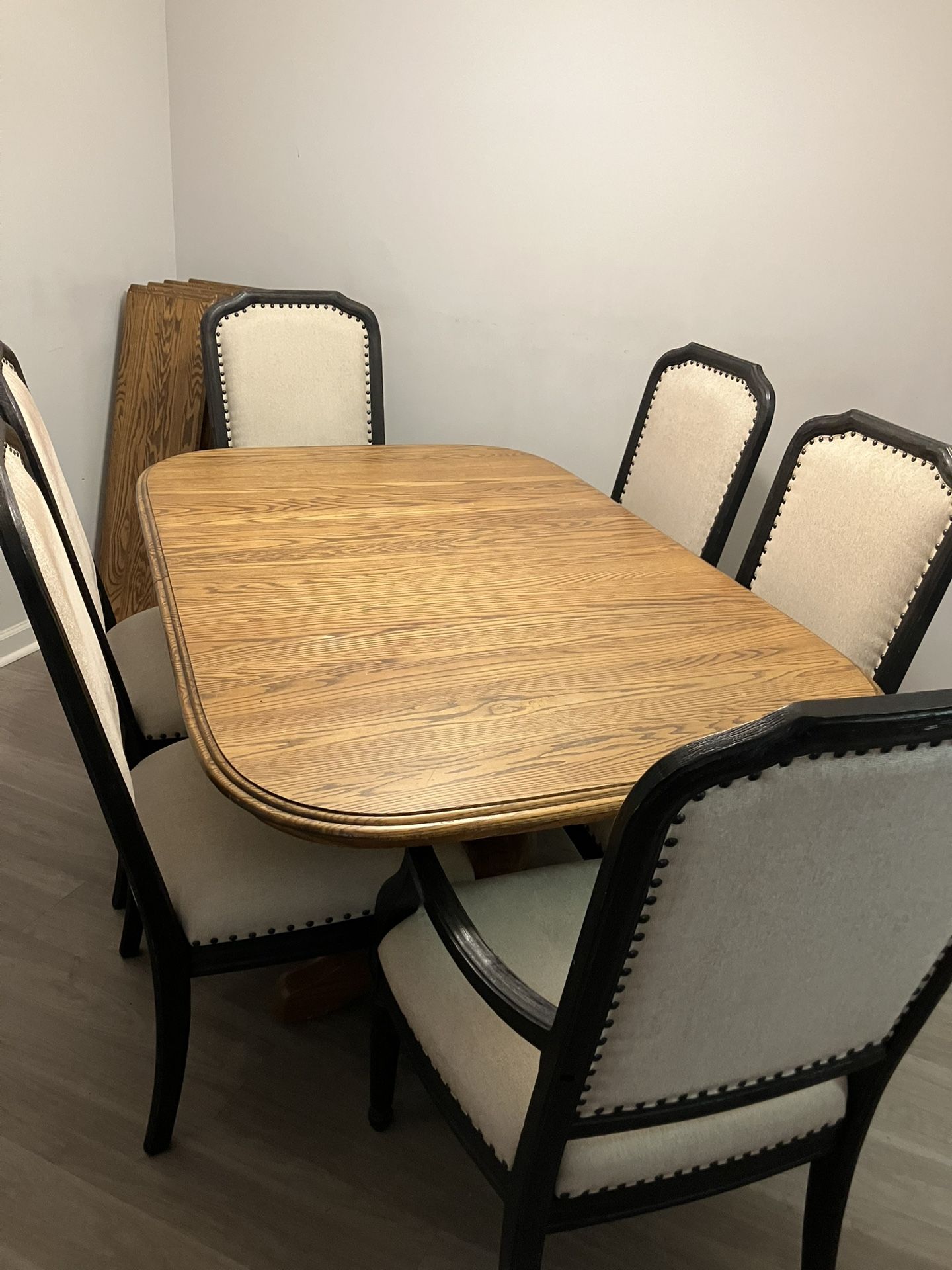 Solid Oak Dinning Table Geared Pull Apart.