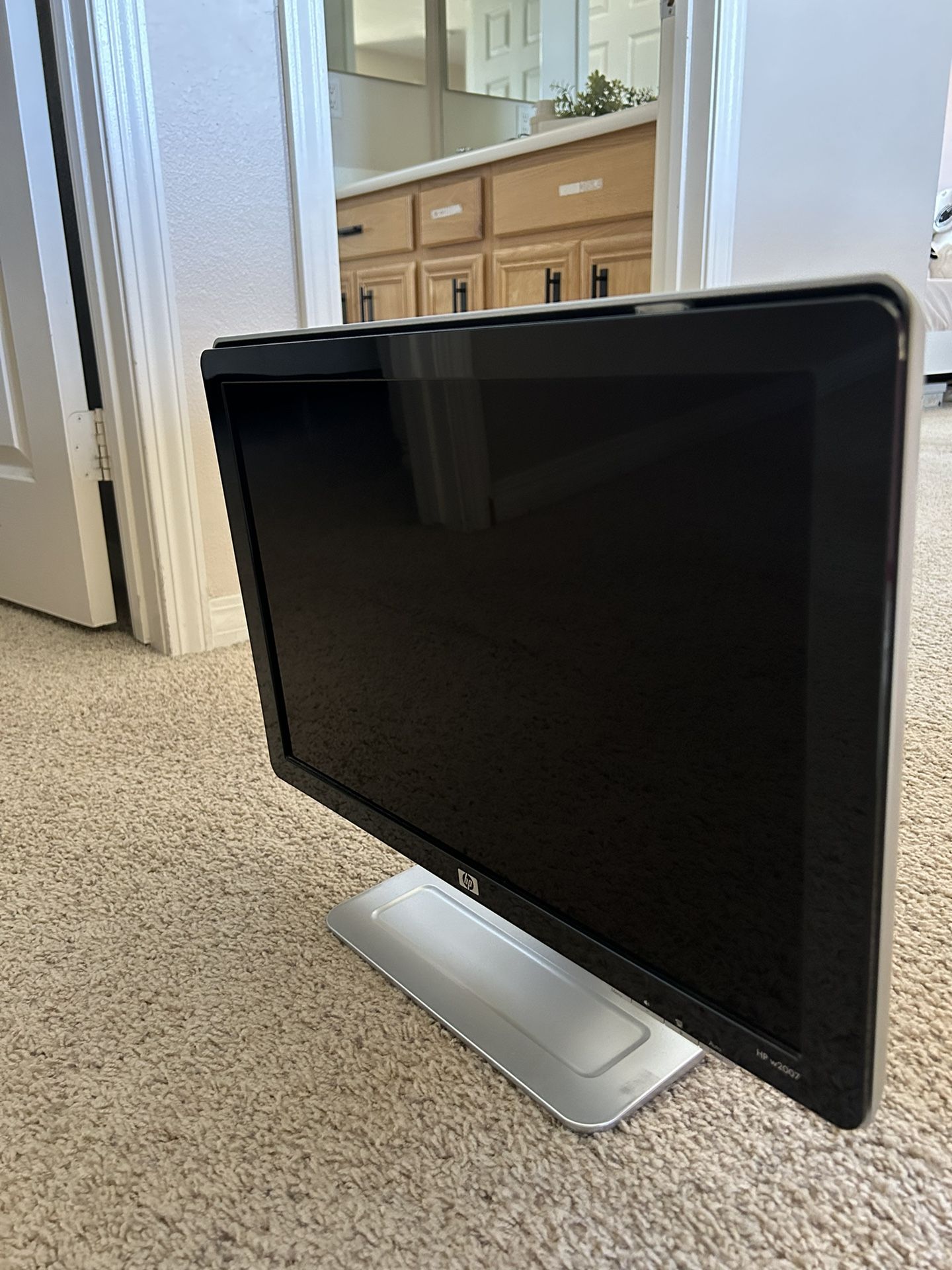 HP Monitor With Cable