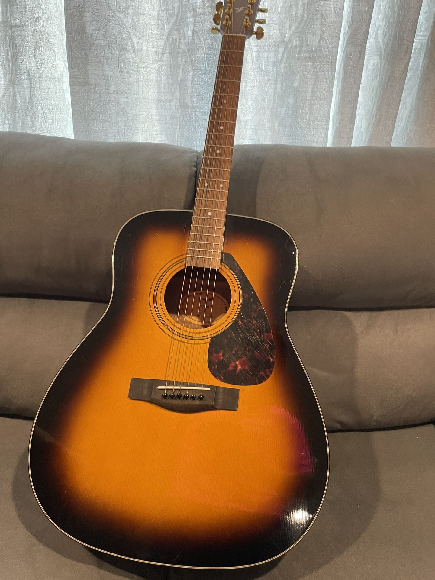 Yamaha F335