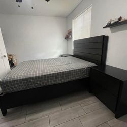 Bed Frame And Nightstands 