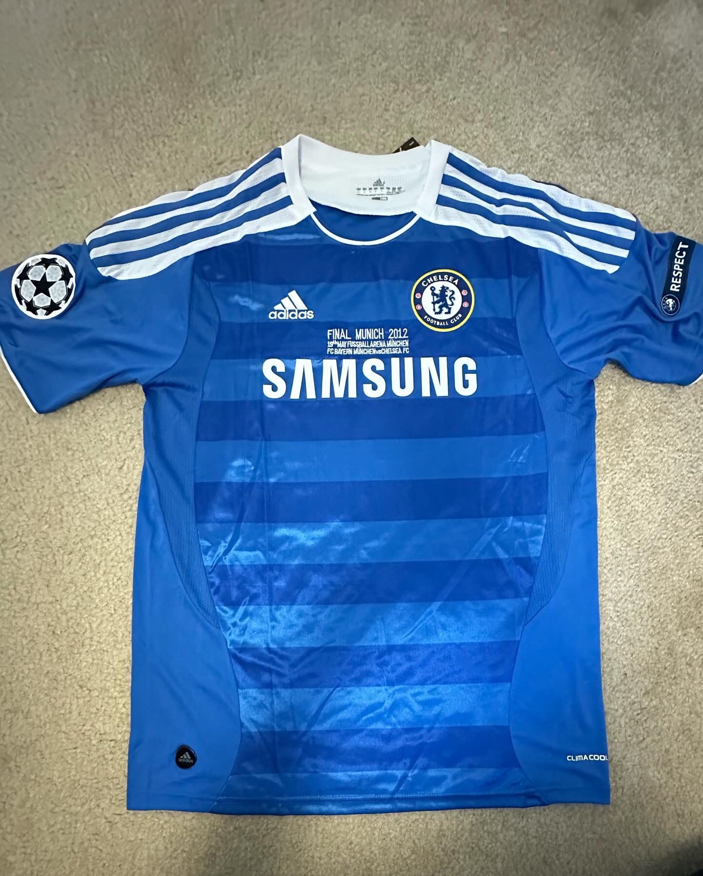 Chelsea CHAMPIONS LEAGUE FINALS Jersey. Drogba And Lampard. Size medium And Large Available.