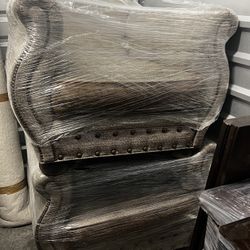 Set of 2 Oversized Upholstered Accent Chairs – Excellent Condition