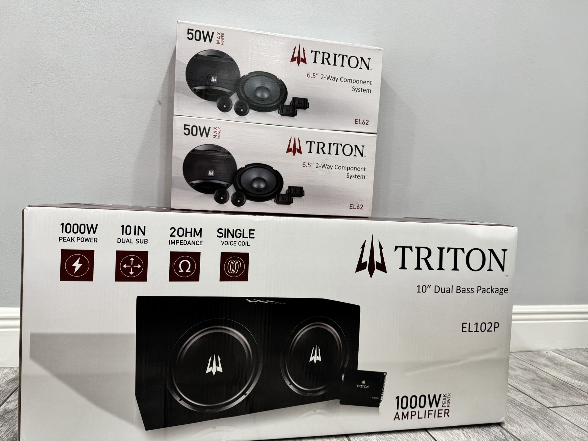 New 2 10” Subwoofers In A Box, 1000watt Amp And 2 Sets Of Speakers