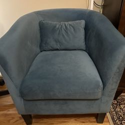 Club Chair With Cushion 