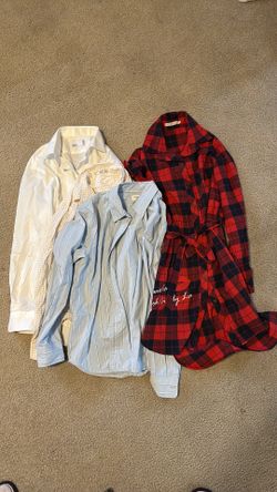 Shirts for girls size XS and S set of 4 ( one dress shirt with belt )