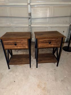 Set of 2 Nightstands with Drawer