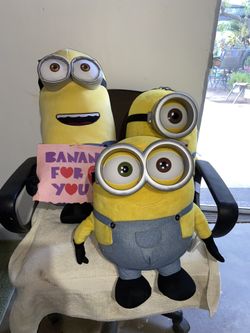 Minions Set With Light Up Eyes 