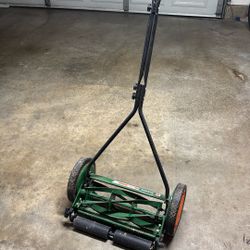 Scott’s 16” Manual Lawn Mower